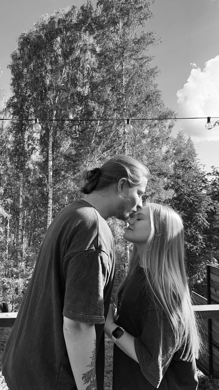 Свадебная атмосфера в лесу